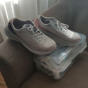 Sneakers Hoka  Arahi 4